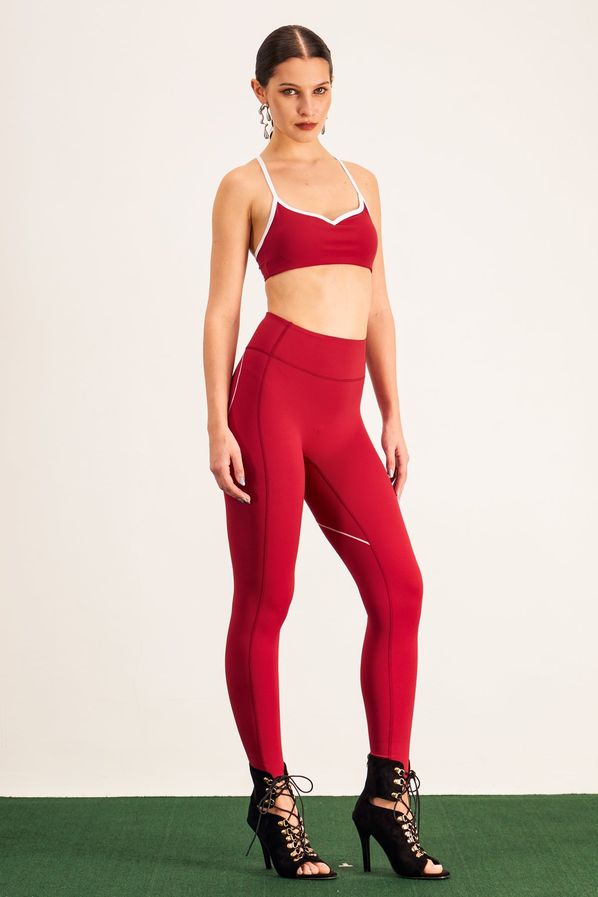 Barney Cutout Crop Bodycon Tayt Takımı Kırmızı