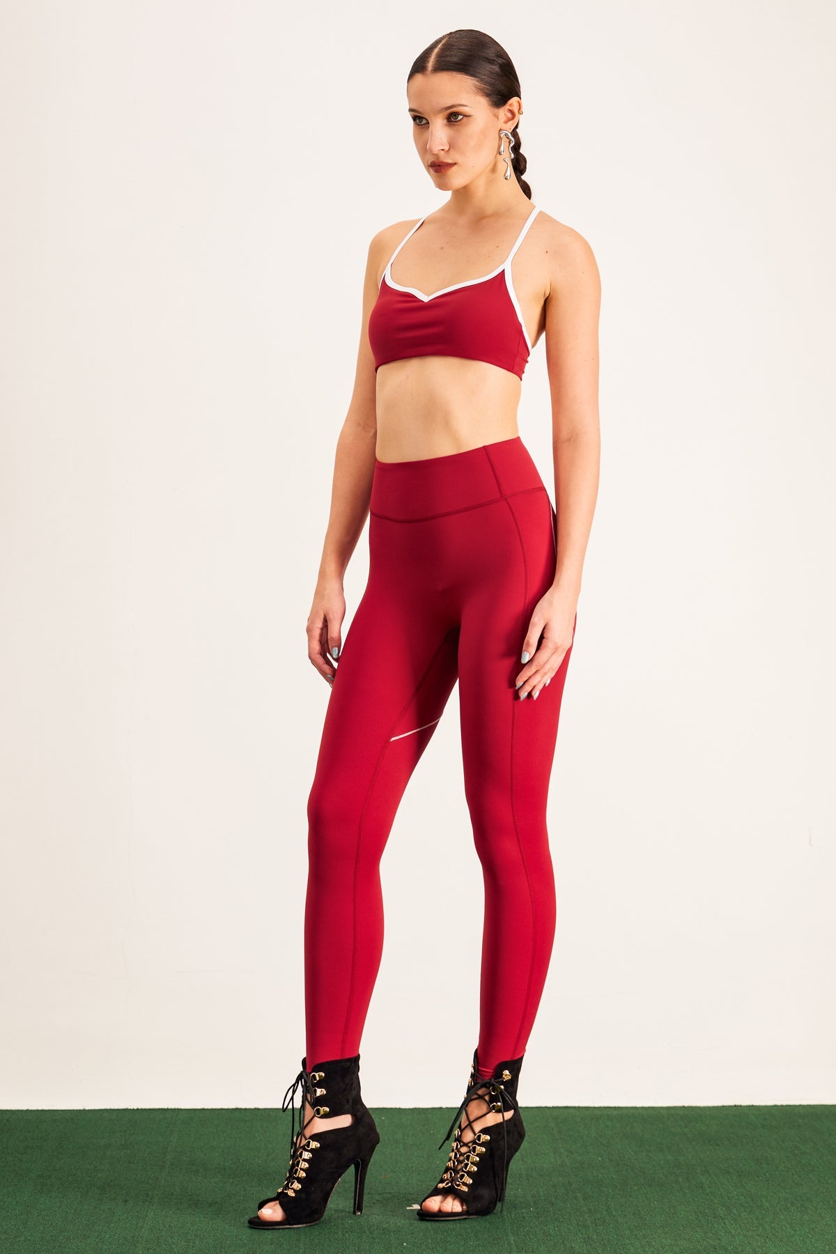 Barney Cutout Crop Bodycon Tayt Takımı Kırmızı