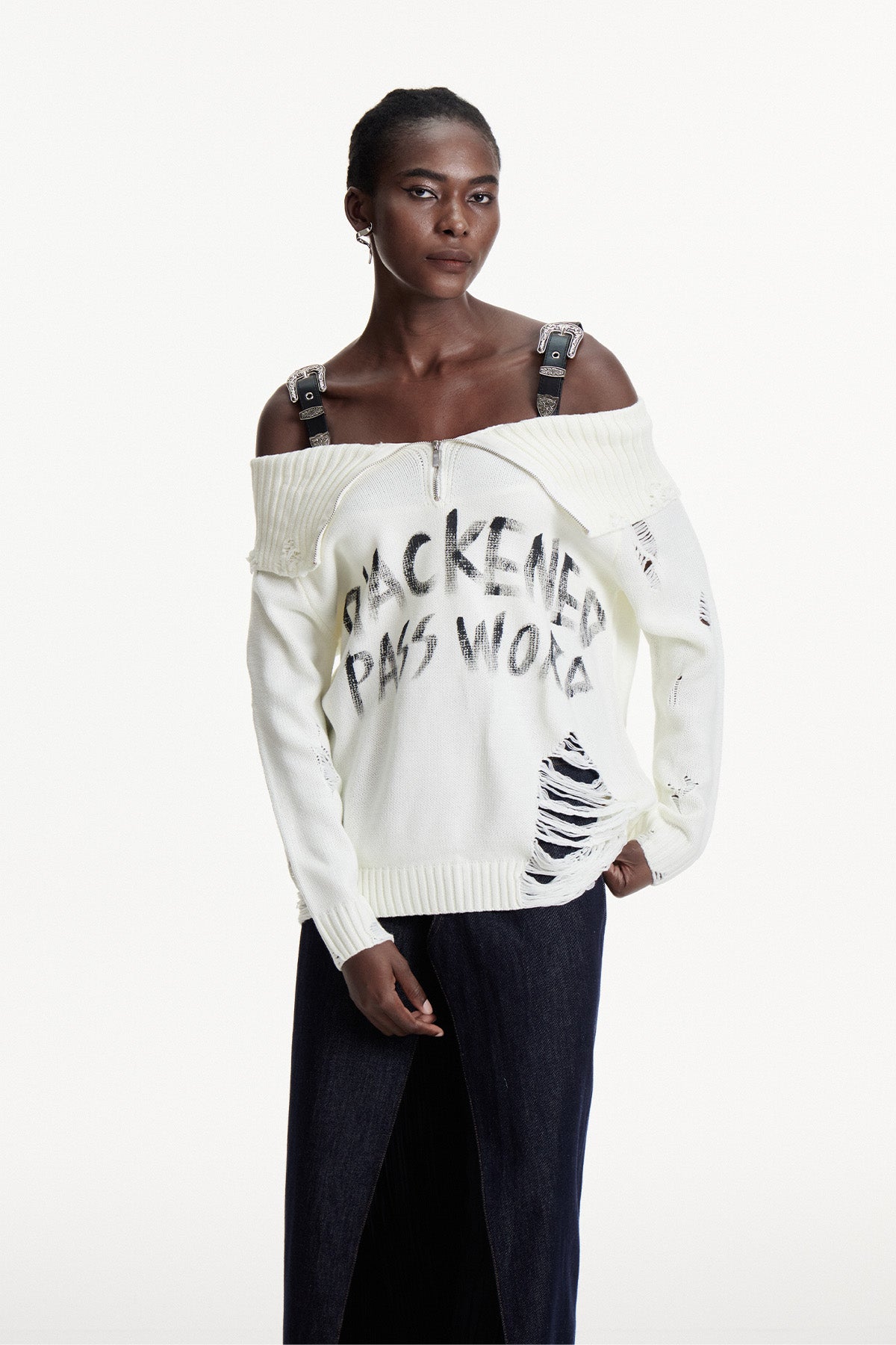 Conlaoch Omuz Açık Saçaklı Beyaz Örgü Üst