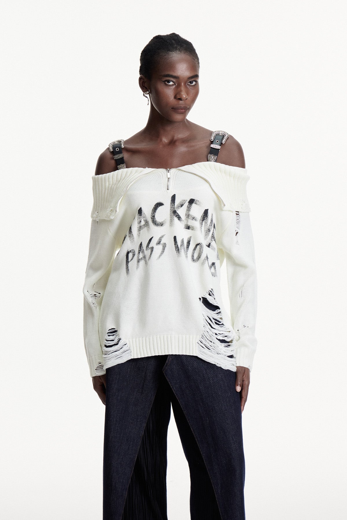 Conlaoch Omuz Açık Saçaklı Beyaz Örgü Üst